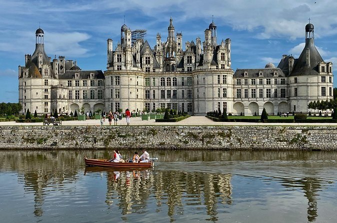 Loire Castles Chenonceau, Chambord & 2 Wineries Private Trip