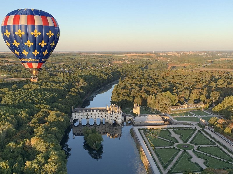 Chenonceau from a balloon