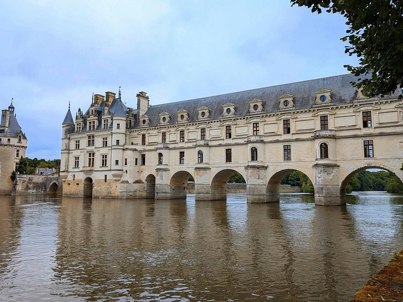 Chenonceau's gallery over the Cher