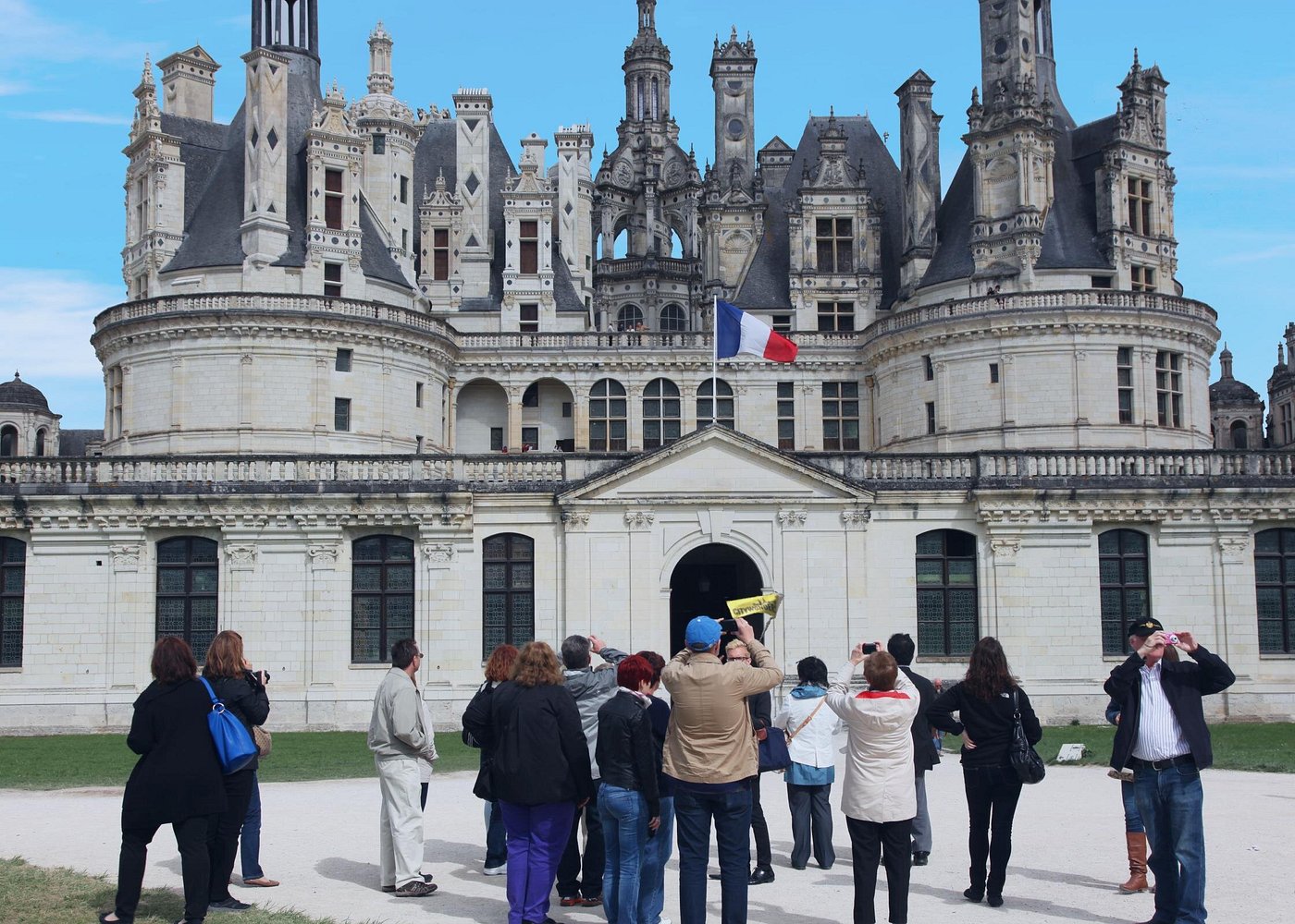 Loire Valley Castles Day Trip from Paris — Chambord, Chenonceau & Wine Tasting