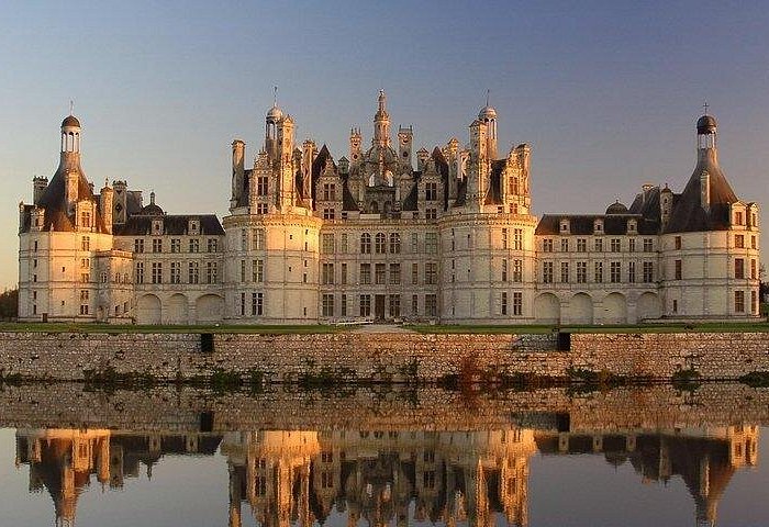 Loire Wine Day from Paris: Chambord Castle, Six Tastings & Lunch
