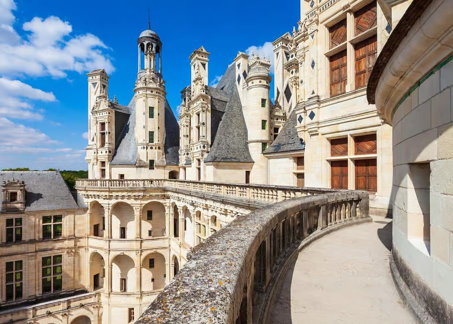 Private Chambord Castle Tour from Paris with Golf Cart Exploration