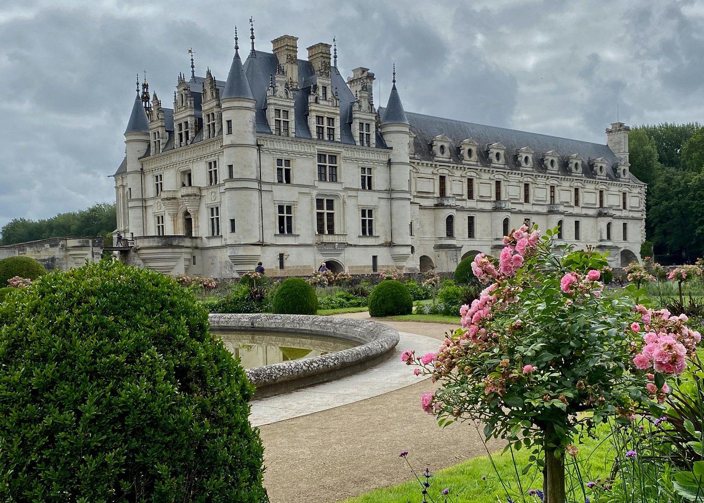Private Guided Tour: Three Loire Châteaux & Wine Tasting from Paris